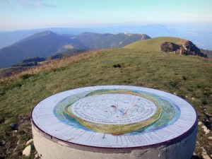 Le Grand Colombier peaks at 1534m and offers a panoramic view on the Alps, the Mont Blanc, the Bourget lake and ... the Valromey!